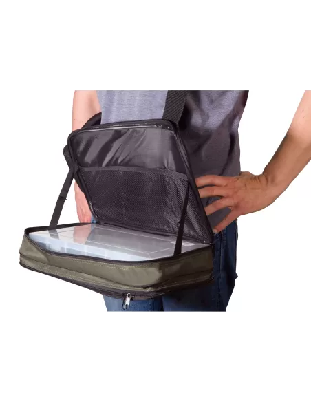 Fishing shoulder strap with box included