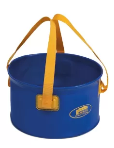 Folding bucket for pasture 